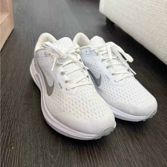 Nike Winflo 10 size 8 - Picture 1 of 7